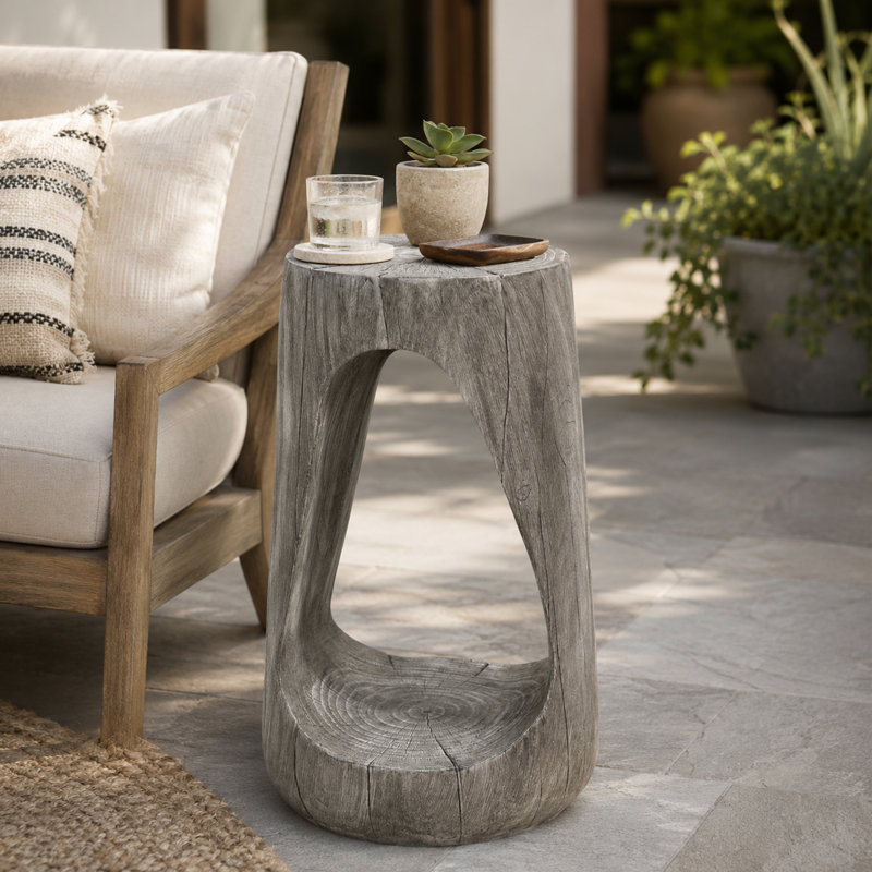 Table d'appoint d'extérieur en MGO avec texture grain de bois, Gray, H 26,57 po x l 14,96 po x P 14,96 po