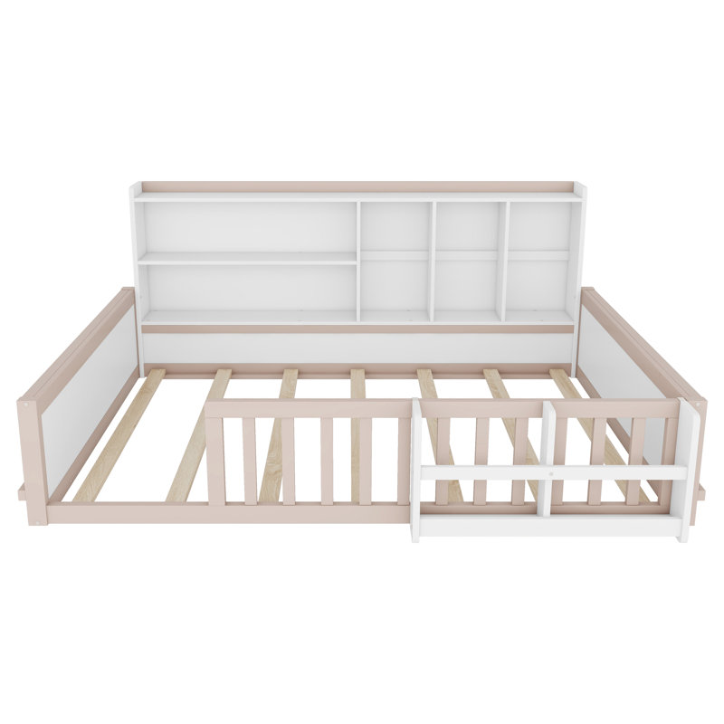 Structure de lit plateforme pleine grandeur en bois avec barrière de garde-corps, tablettes de rangement latérales et étagère à livres, lit de plancher compact, blanc et blanc