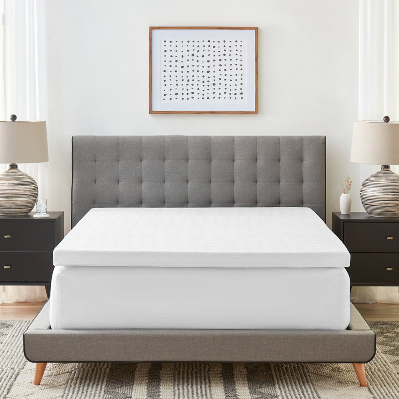 Twin XL White Gel Memory Foam Mattress Topper with Cooling Cover