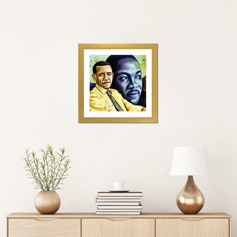 «Obama and L. King» par Ben Heine - impression d'art graphique, H 16 po x l 16 po x p 1 po, Papier encadré doré, Blanc