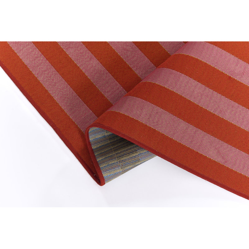 Tapis d'extérieur rayé rouge Novogratz par Momeni Icon 5 pi 3 po x 7 pi 6 po, 5 pi 3 po x 7 pi 6 po