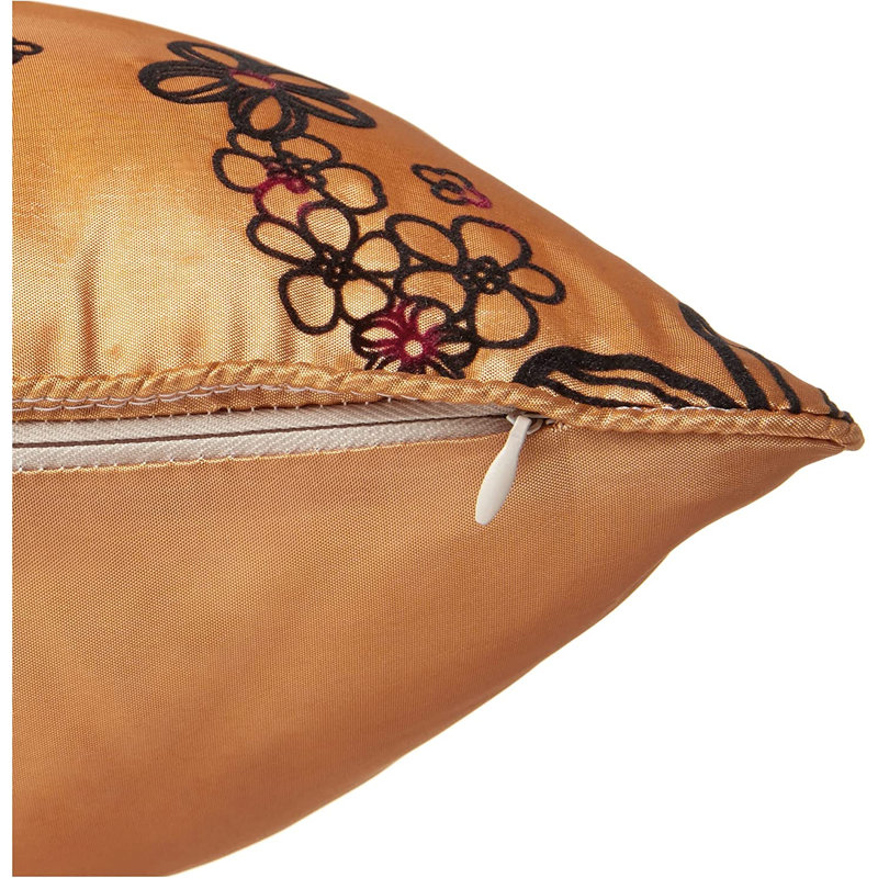 Coussin Silky Bloom Design, Or