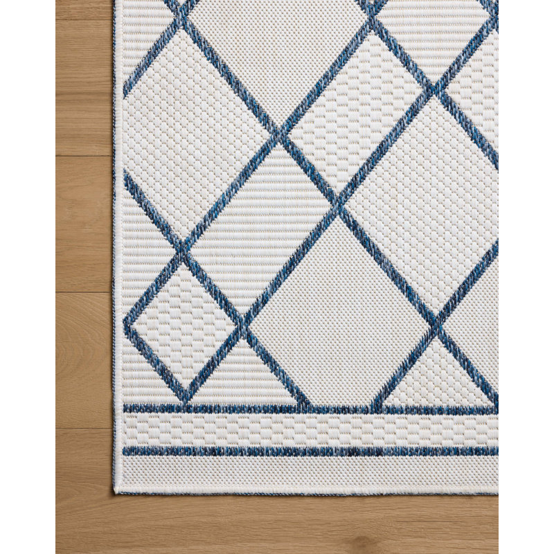 Loloi Easton Ivory / Denim Indoor / Outdoor Area Rug, Rectangle 5'3" x 7'6"