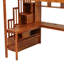 Structure de lit de style moderne, lit mezzanine en bois avec bureau, étagères à livres et garde-robe, escalier intégré avec tablettes de rangement, lit mezzanine avec garde-corps de sécurité
