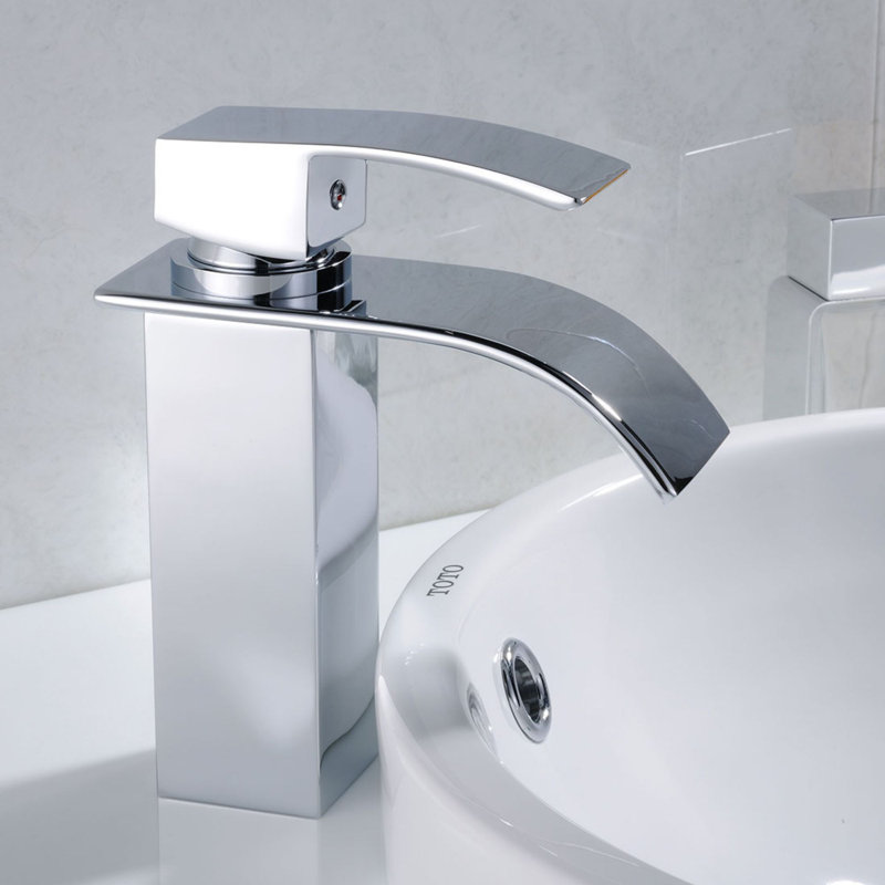 Single-Hole Single-handle Bathroom Faucet with Drain Assembly, Chrome