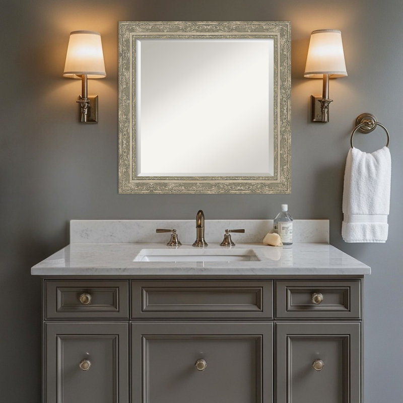 Miroir mural de salle de bain Filigree, 24,5 po x 24,5 po, Argent argent