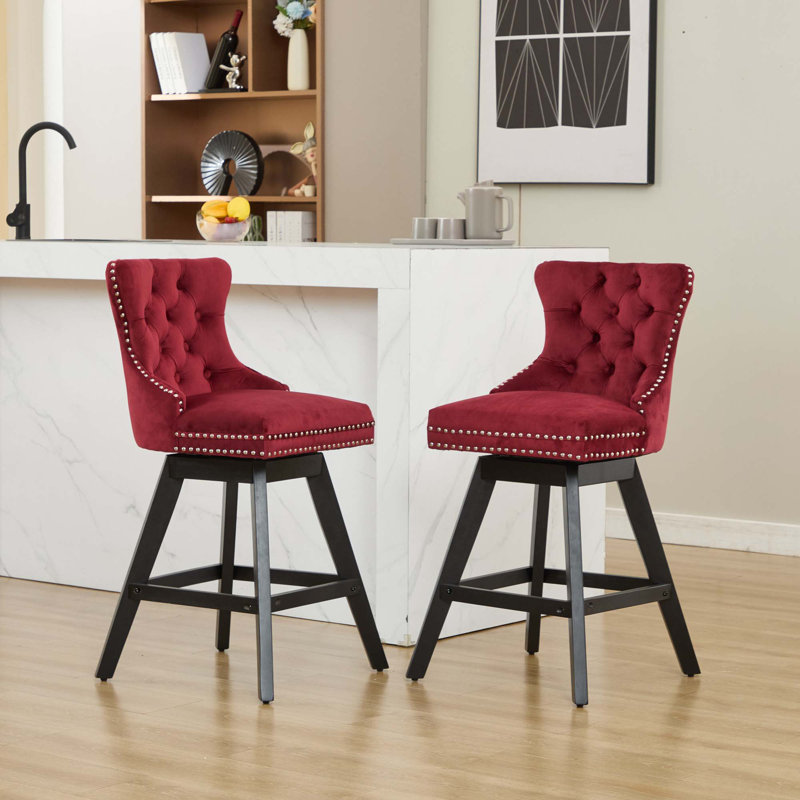 Tabourets de bar pivotants en velours avec décoration capitonnée à boutons et pieds en bois, garniture cloutée chromée, chaises de bar style loisirs, tabourets de bar, ensemble de 2