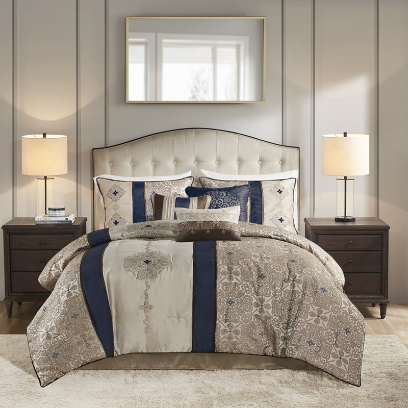 Ensemble d'édredon élégant en jacquard avec coussins décoratifs 7 pièces