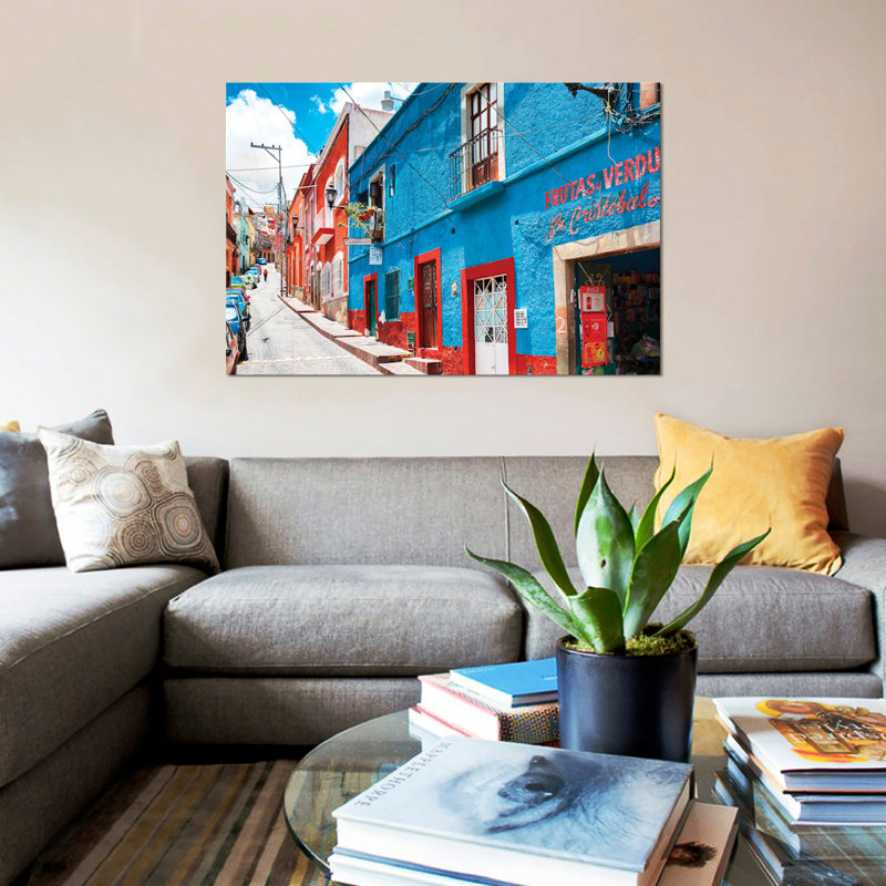 «Colorful Street» par Philippe Hugonnard - Impression sur toile tendue sur châssis, H 12 po x l 18 po x P 1,5 po