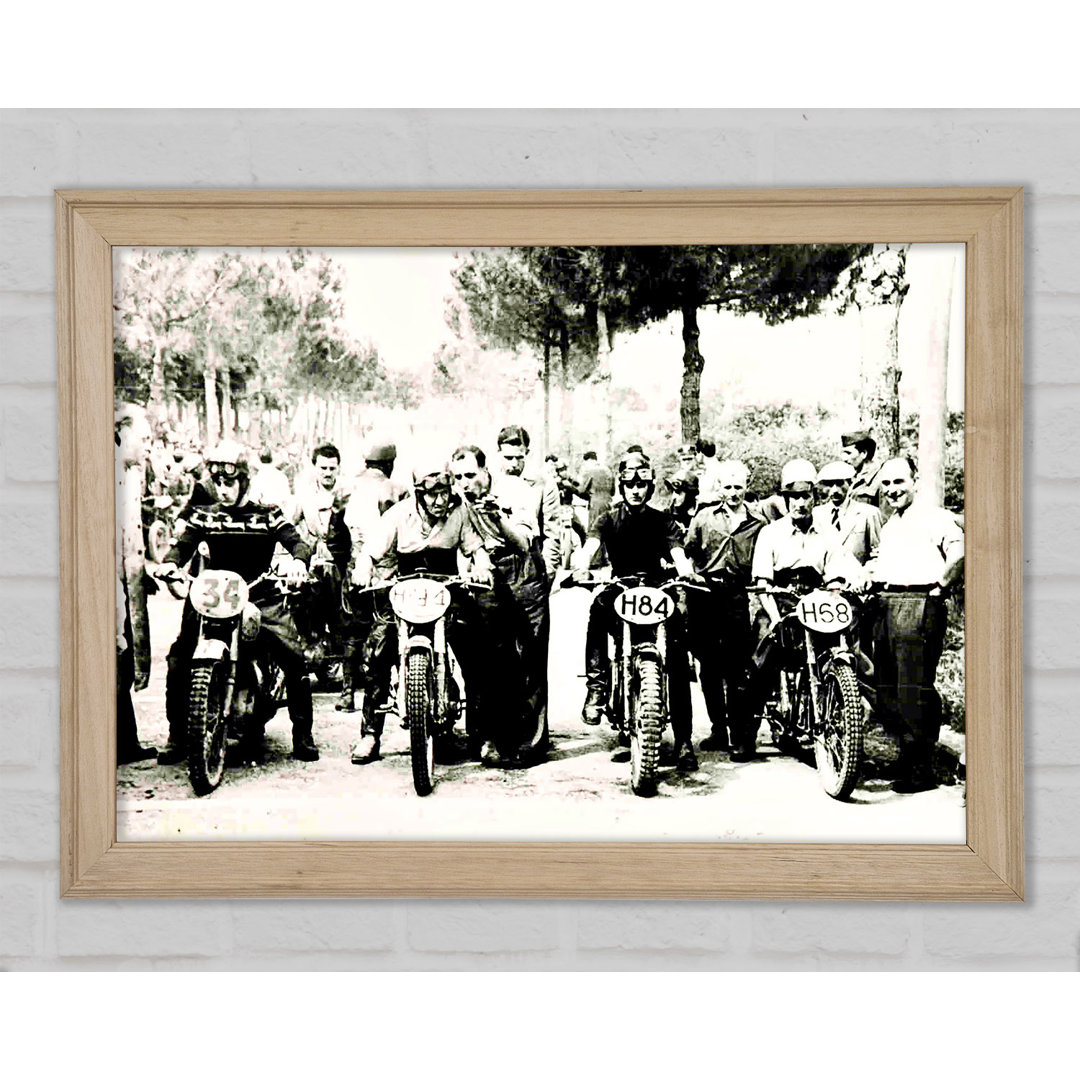 Vintage Motorcross Before the Gun - Einzelner Bilderrahmen Kunstdrucke