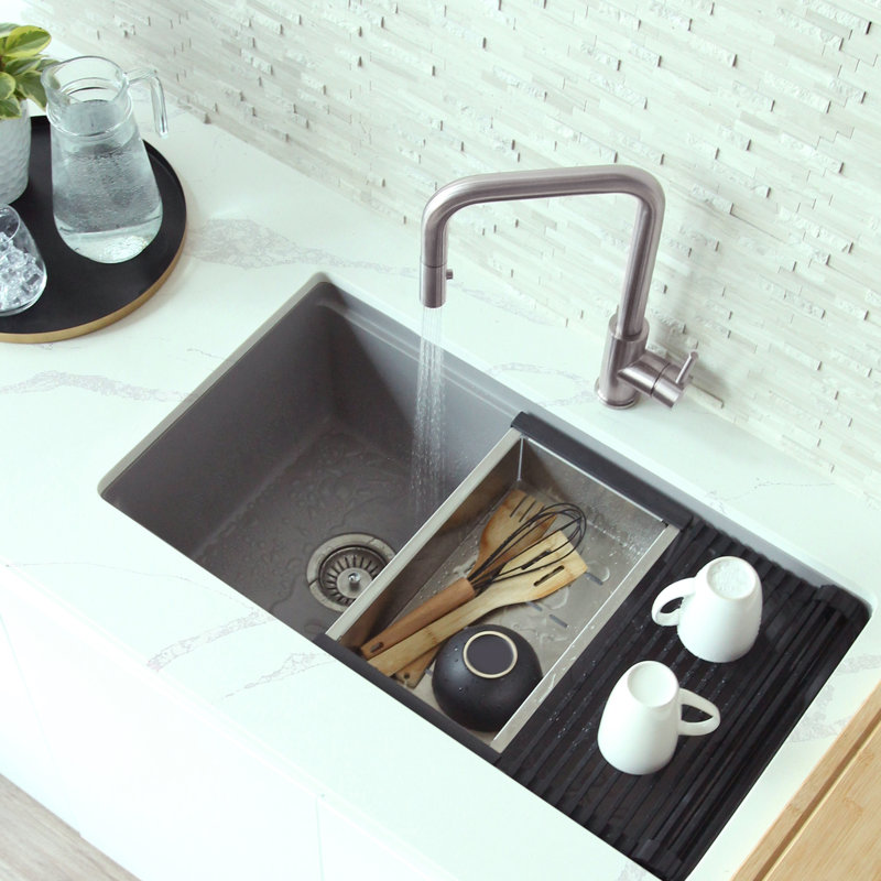 Rivo modern single-handle kitchen faucet, Acier inoxydable brossé