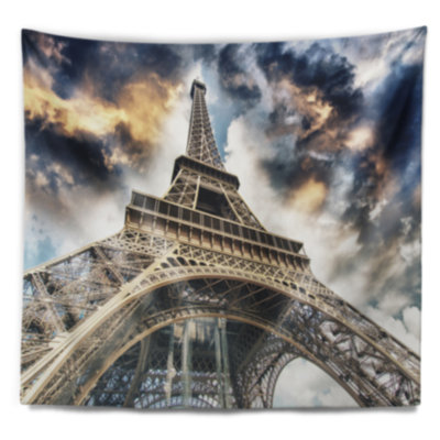 Paysage urbain, vue de la tour Eiffel depuis le sol