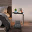 Table d'appoint en forme de C avec roulettes de frein-378688972-378689072