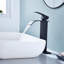 Robinet de lavabo de salle de bain à poignée simple avec bec cascade-115721006