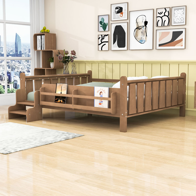 Grand lit en bois avec tablettes de rangement intégrées et garde-corps, Naturel