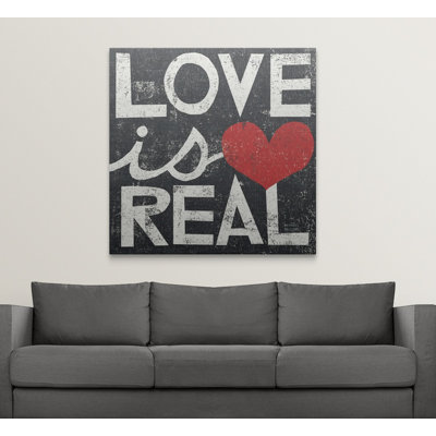 «Love Is Real Square» par William, art textuel
