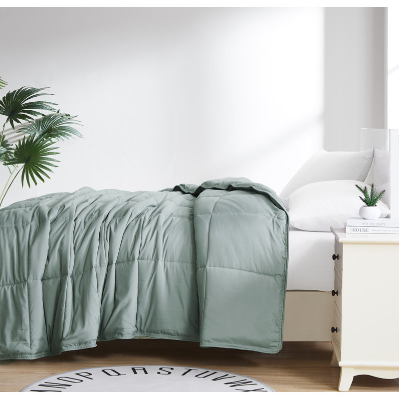 Vilano Springs ® Oversized Down Alternative Comforter with piped Edging and corner loops, Easy care, Steel Green