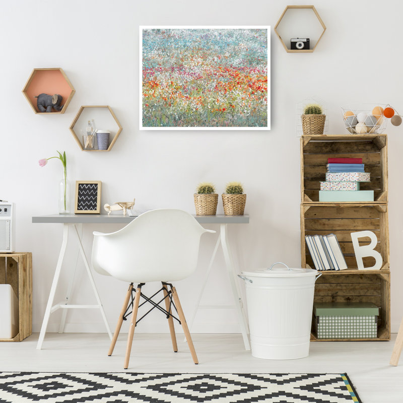 «Flower Field» par Studio Arts, reproduction d'art sur toile, H 31 po x l 41 po, Toile avec cadre flottant, Blanc saturé