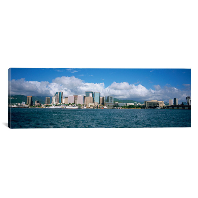 Bâtiments sur le front de mer, centre-ville, Honolulu, Hawaï, États-Unis par Panoramic Images - Impression sur toile tendue sur châssis