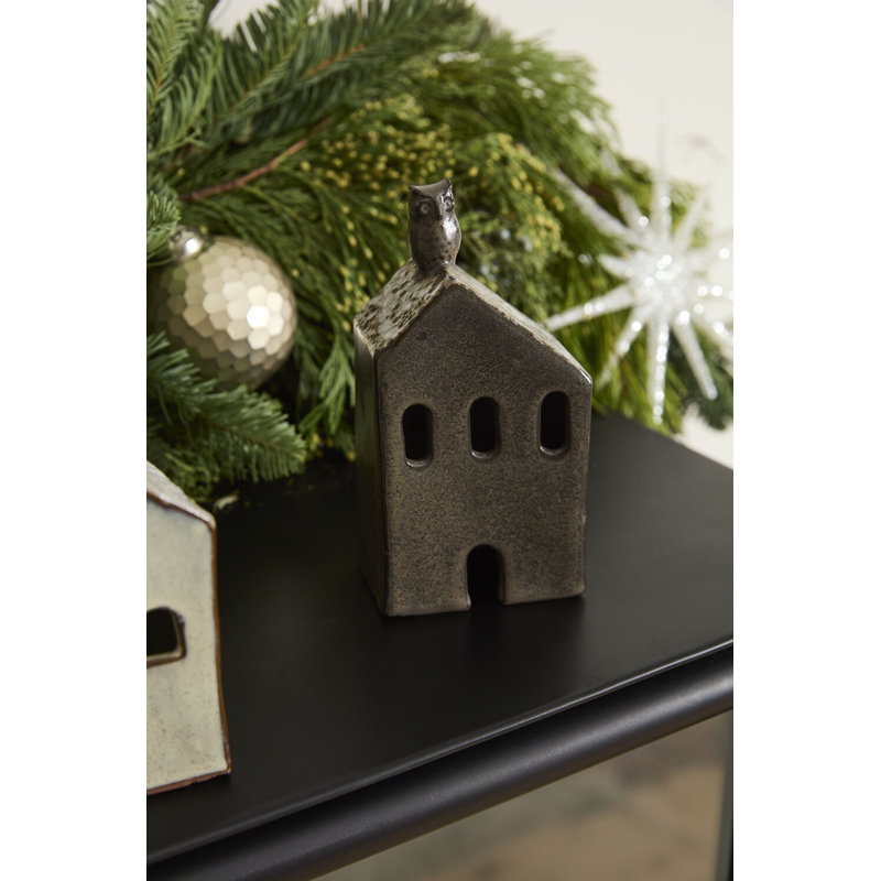 Village House 3"x 2"x 6.5"