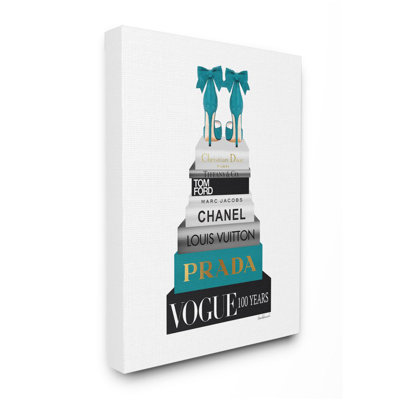 «Turquoise Heels Resting On Glam Fashion» par Amanda Greenwood, reproduction d'art graphique sur toile