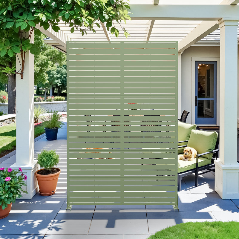 72" Metal Outdoor Privacy Screen, Gris, 72" H x 47" W x 16" D