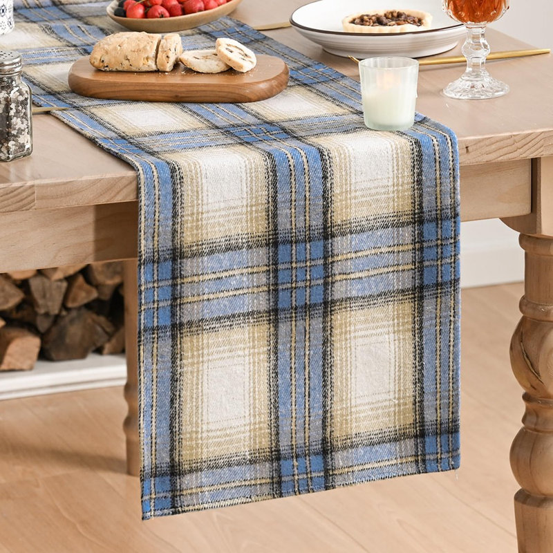 Chemin de table bleu clair