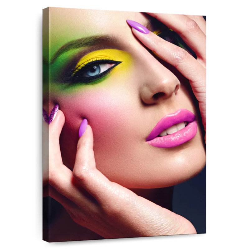Maquillage Shuttworth Flashy, H 51 po x l 34 po