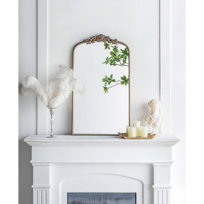 Miroir mural classique avec cadre d'inspiration baroque