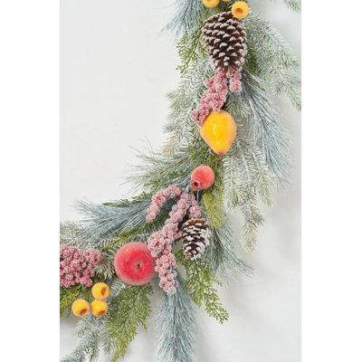 Guirlande de Noël Frosted Fruit - pomme sucrée, poires, baies en cage avec pin floqué et pommes de pin