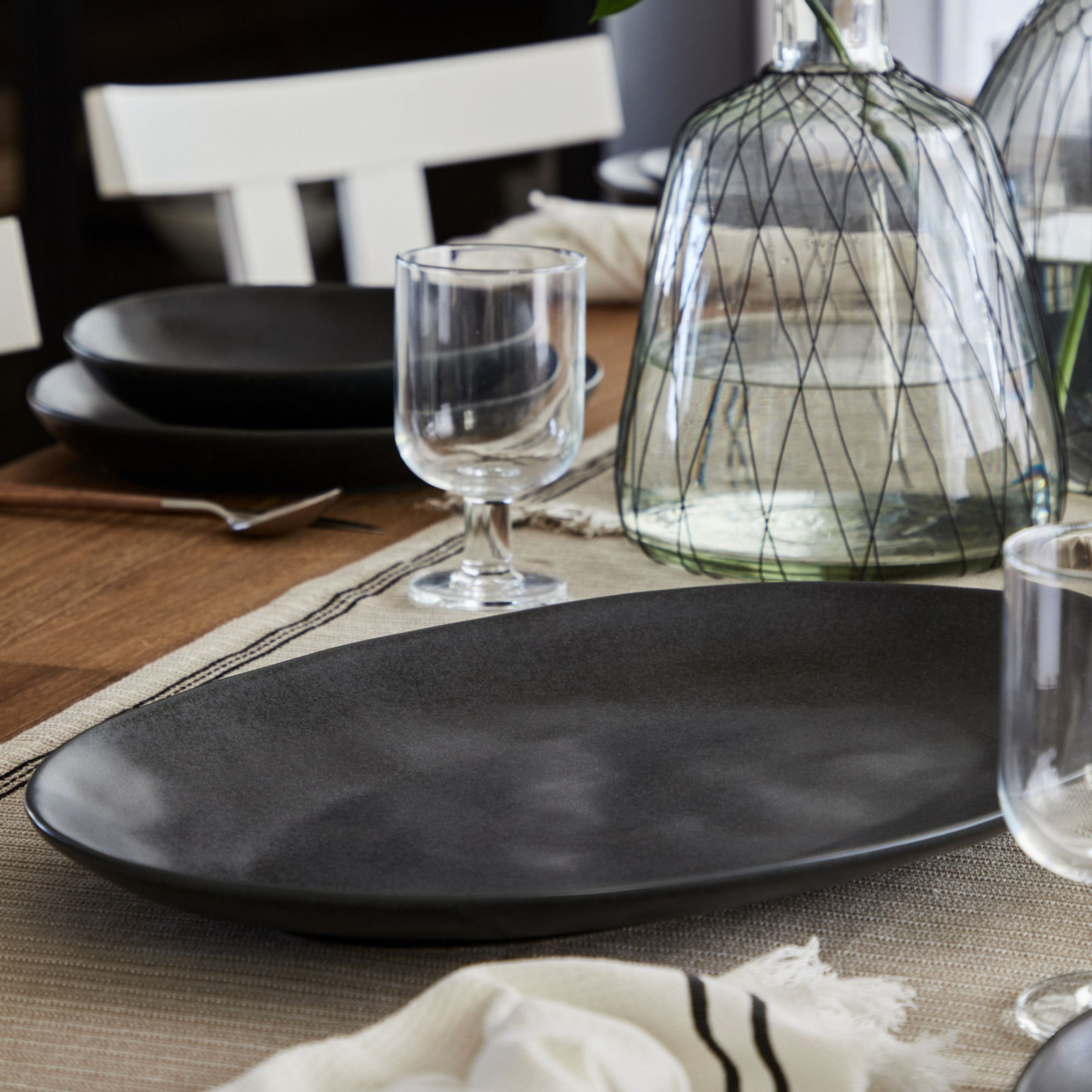 Livia Oval Platter, Matte Black