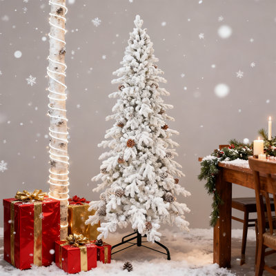 Arbre de Noël 7,5 pi en PVC / PVC floqué avec pommes de pin naturelles, branches articulées, support en métal stable, aspect enneigé réaliste