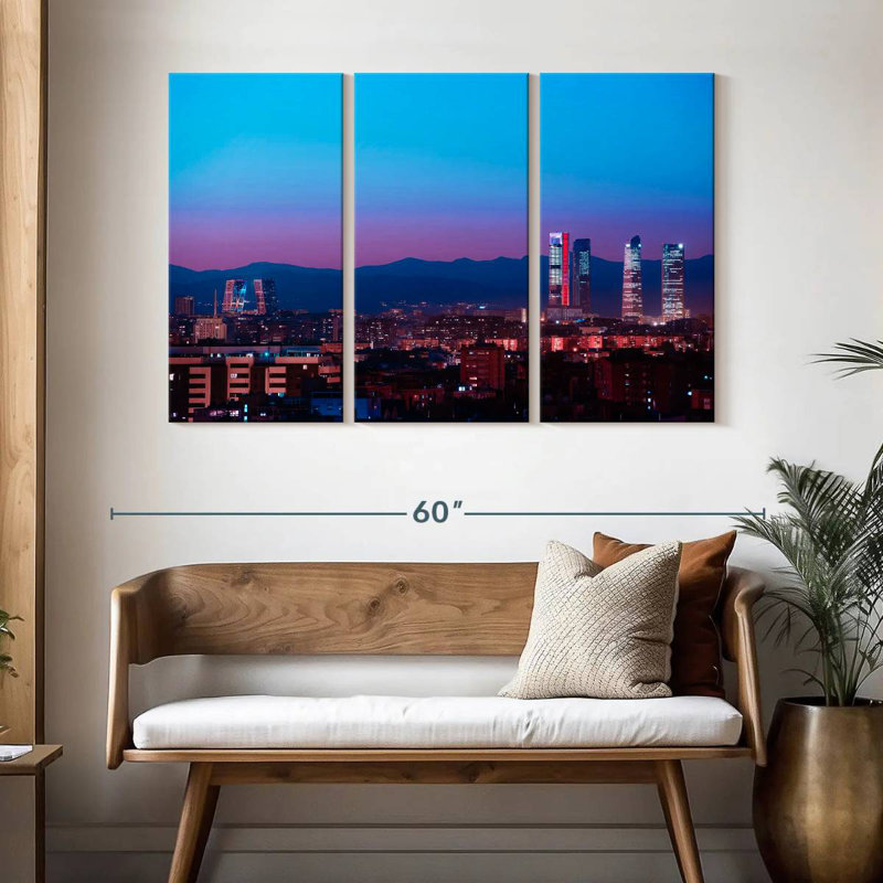 Horizon Cuatro Torres de Madrid, H 32 po x l 50 po