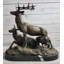 Sculpture de famille de cerfs