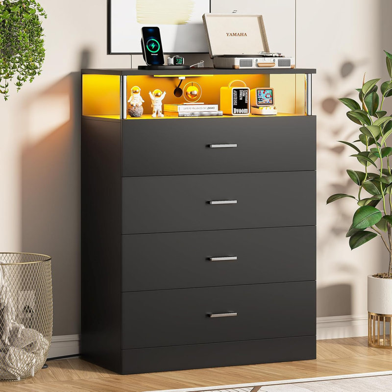 Jahlisa 29.5'' W 4 - Drawer Dresser, Black/Silver