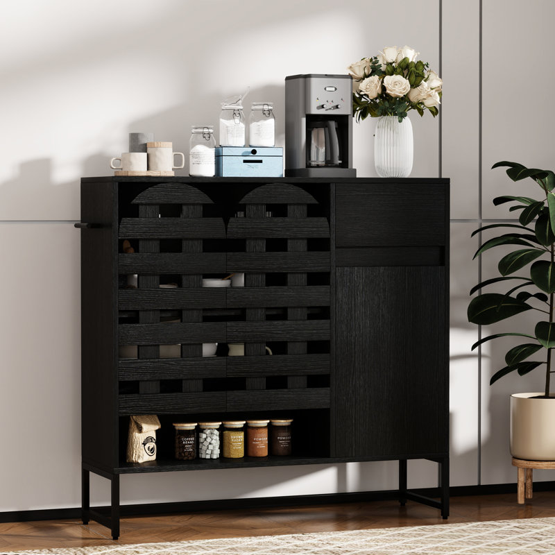 Élégant buffet tissé noir avec un design arqué et un rangement réglable multicouche pour la décoration intérieure