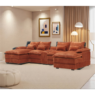 Canapé en forme de U de 120 pouces cinq pièces avec console centrale et ports USB. Quatre coussins inclus. Convient aux salons spacieux et aux salles de réunion.