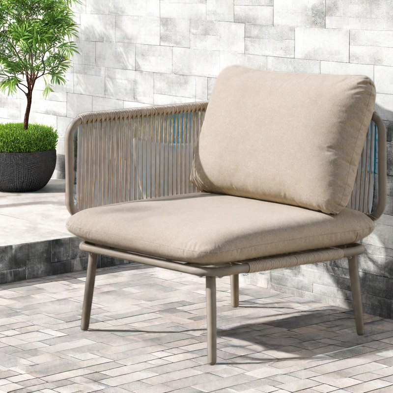 Chaises longues de patio modernes, structure métallique en corde, siège beige compact pour patio