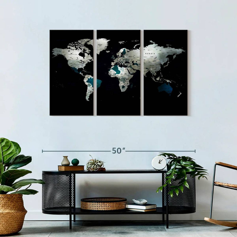 «Mysterious World Map», reproduction sur toile, H 28 po x l 45 po x P 1,25 po