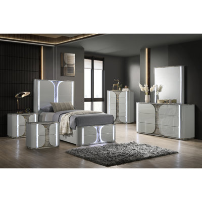Petersfield 6-Piece Bedroom Set