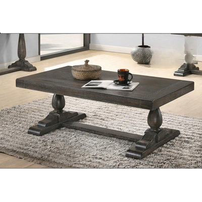 Table basse transitionnelle en bois gris tourterelle, canapé de salon en bois massif