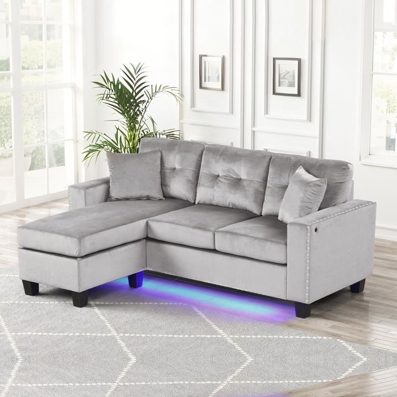 Canapé modulaire réversible de 74 po en velours avec lumière DEL, port USB, garniture cloutée et coussins décoratifs