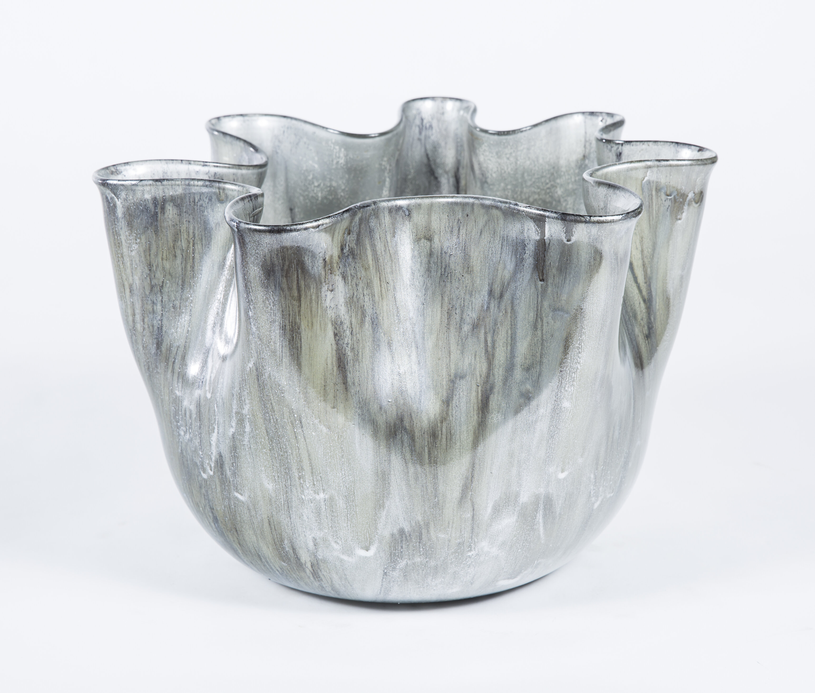 https://assets.wfcdn.com/im/97005212/compr-r85/6970/69707272/ruffle-handmade-glass-decorative-bowl.jpg