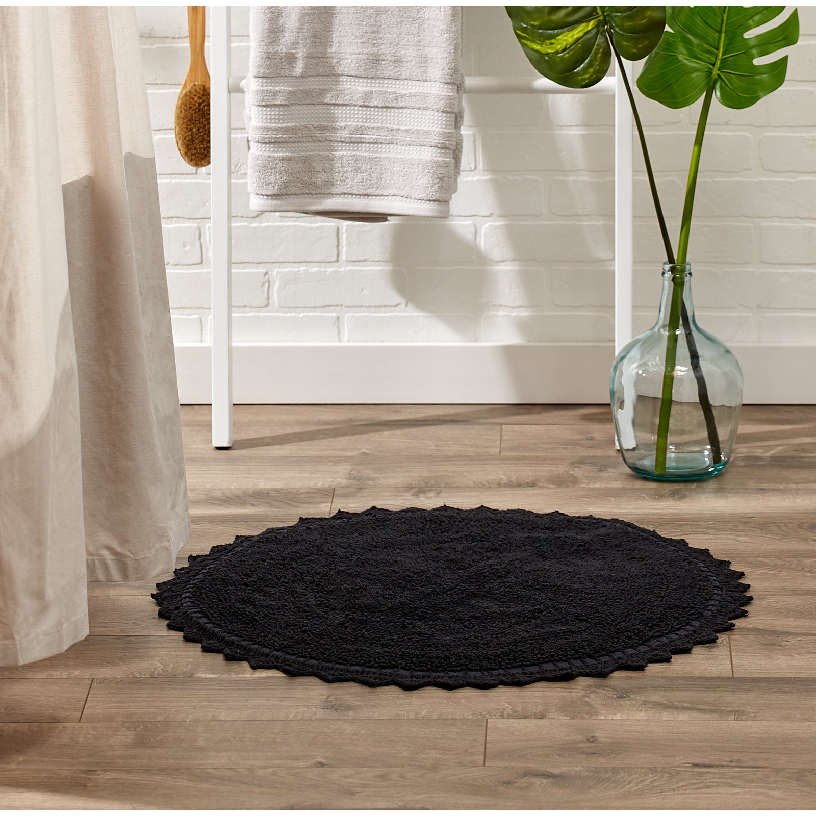 Lisk Circle Cotton Bath Rug, Black