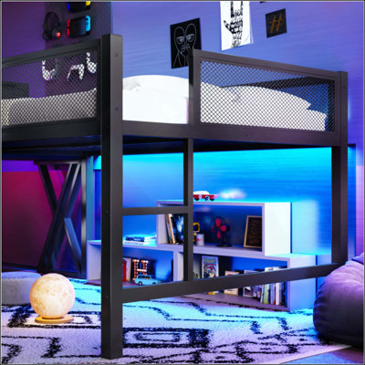 Lit mezzanine Gaming avec bureau avec pieds en forme de X, lumières DEL, ports USB, escalier et garde-corps en maille