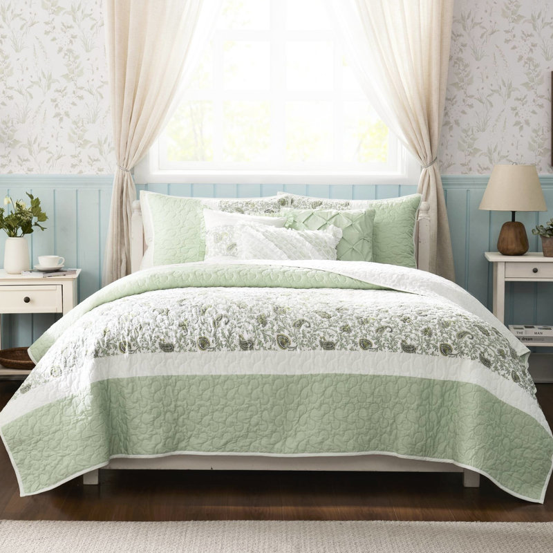 Courtepointe Sage 6 avec coussins pour lit très grand / très grand, King Quilt + 5 Additional Pieces