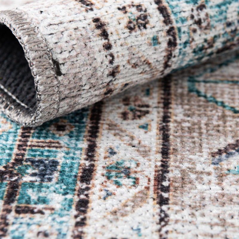 Oriello Oriental Indoor Rug, Rectangle 4' x 6'