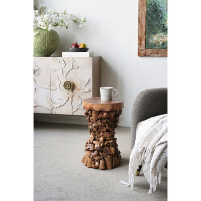 Table de bout décorative brune de 11,8 po x 11,8 po x 18,9 po, base de racine d'arbre biologique et silhouette en forme de, convenant aux styles rustiques modernes en bois massif, avec un design classique naturel