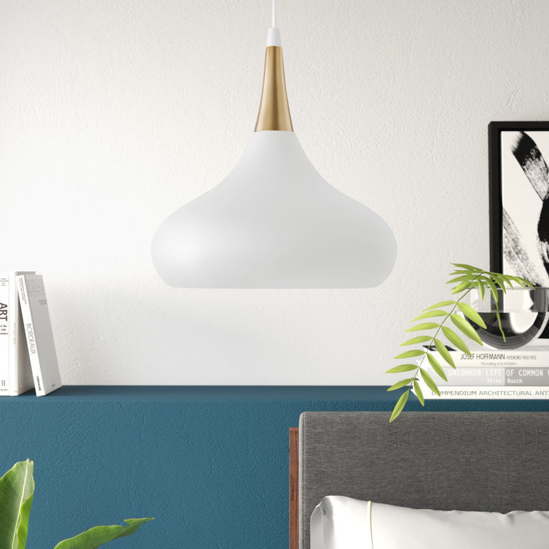 Luminaire suspendu en forme de goutte à 1 lumière Braylon, H 16 po x l 18 po x P 18 po, Blanc mat / laiton bruni