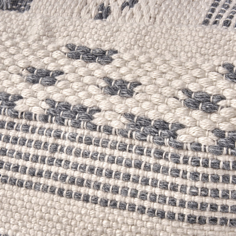 Grand pouf en faux fil